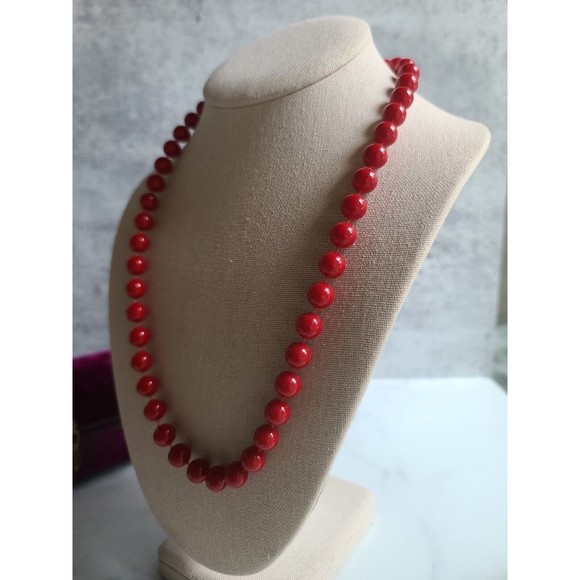 Vintage Cherry Red Plastic Beaded Necklace - Picture 3 of 9